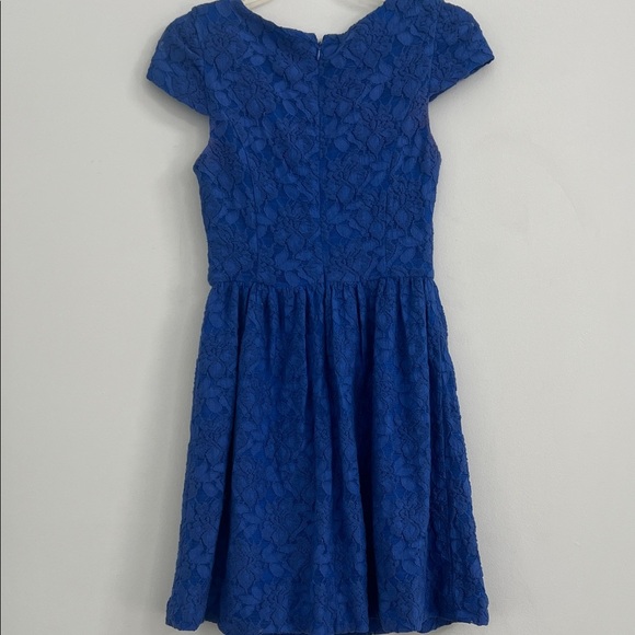 Kenzie Blue Lace Dress - Picture 6 of 7